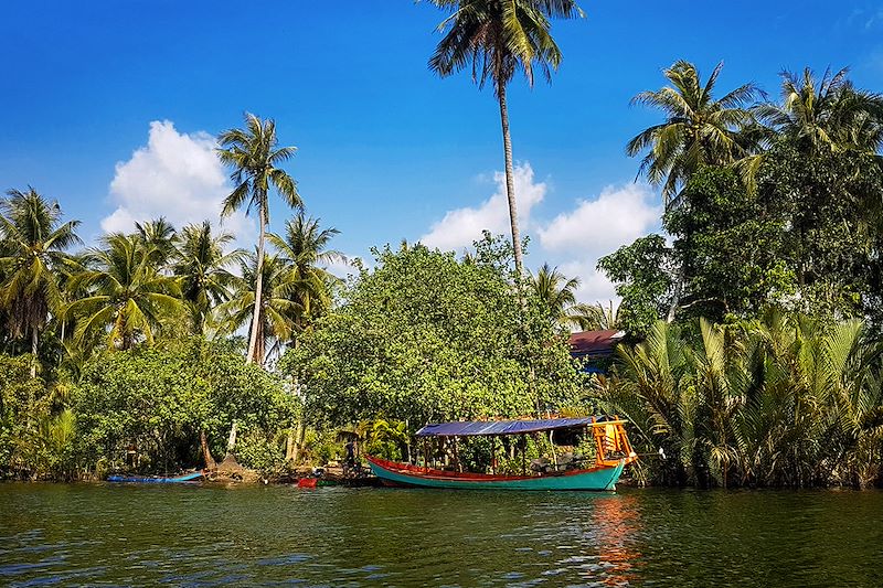 Bateau près de Chi Phat - Chaîne des Cardamomes - Cambodge