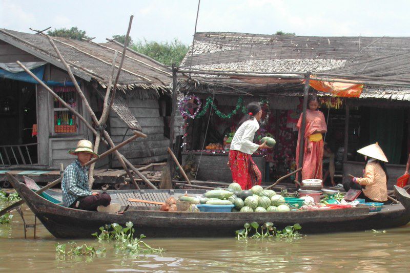 Lac Tonle Sap, village flottant