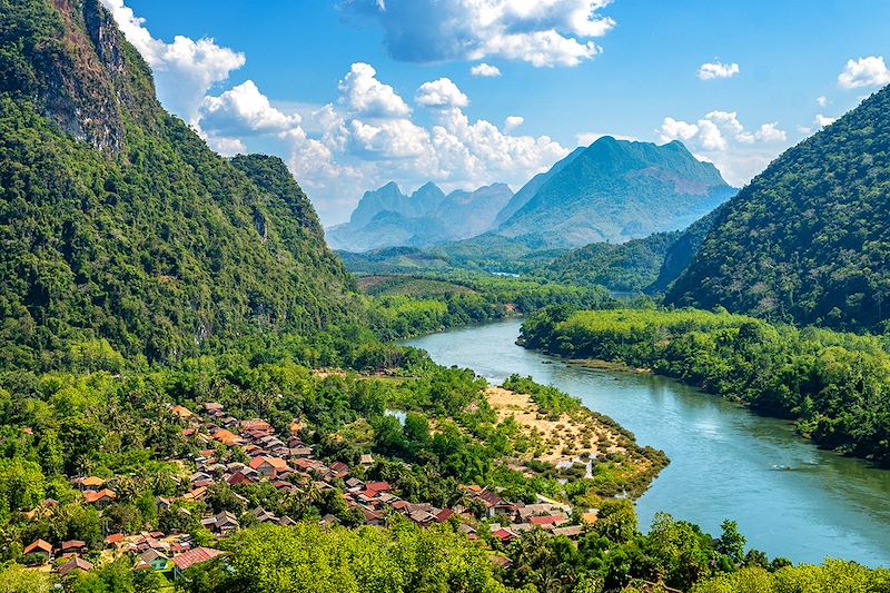Circuit Laos du Nord au Sud, visite de Luang Prabeng, rando dans les villages du nord, et exploration du plateau des Bolavens