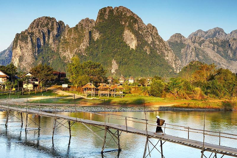 Circuit Laos en famille, 12 jours à la découverte de Vientiane, Vang Vieng, Luang Prabang et des grottes de Pak Ou. 