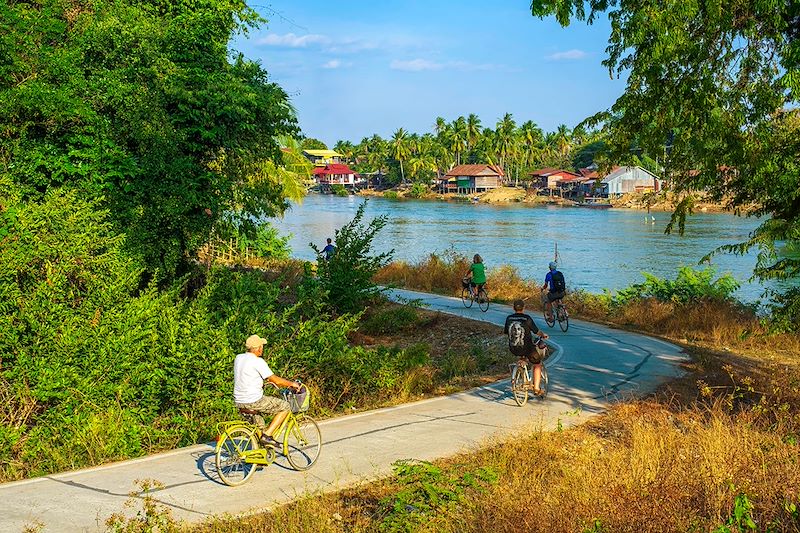 Cyclistes à Don Det - Région des 4000 îles - Laos