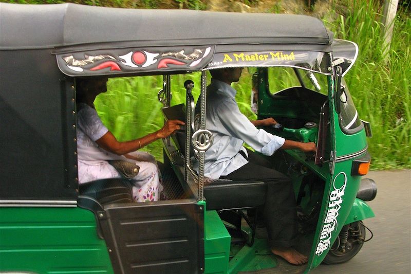 Le Sri Lanka en transports locaux