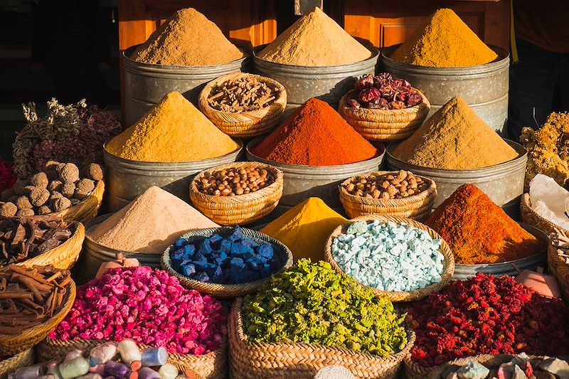 Épices dans un souk - Maroc