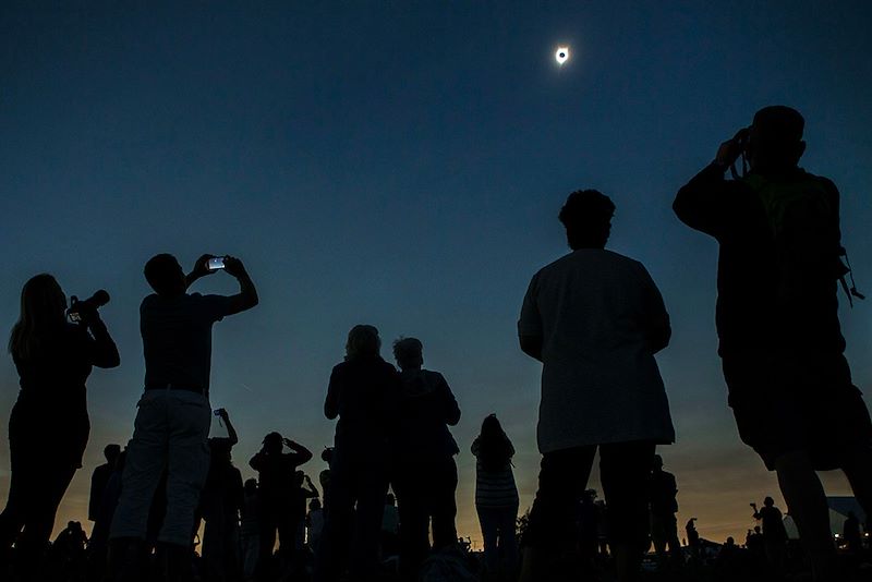 Observation d'une éclipse solaire totale