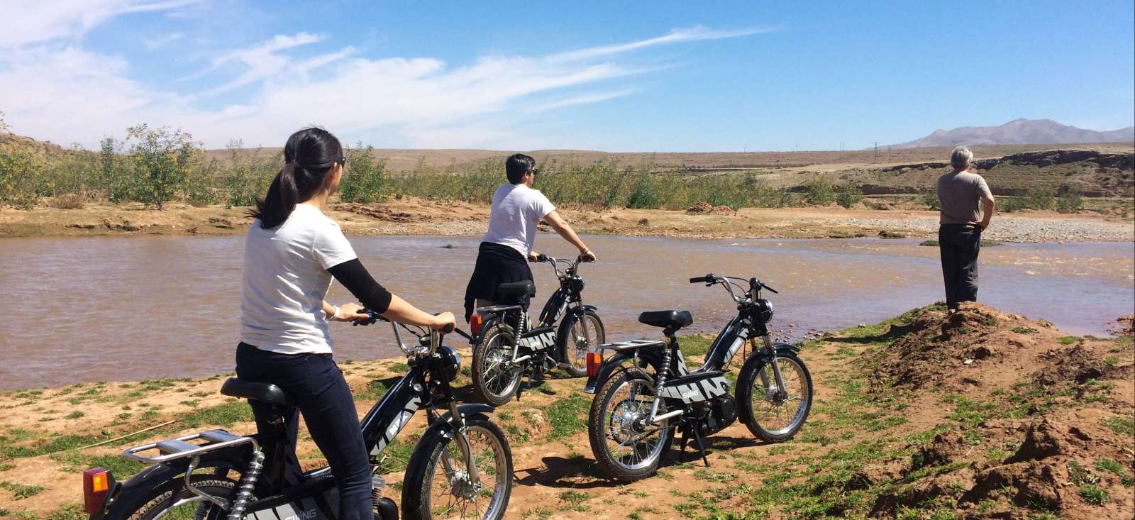 Voyage en véhicule Maroc : A mobylette dans l\'Atlas! Voyage en véhicule Maroc : A mobylette dans l\'Atlas!