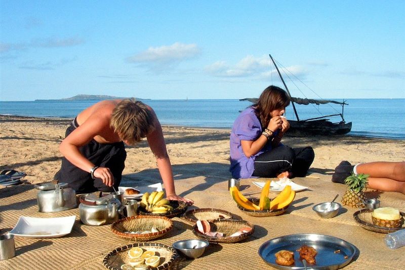 Repas sur la plage - Madagascar 