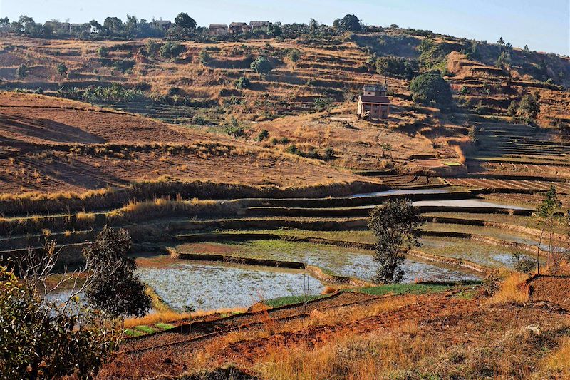 Entre Antsirabe et Miandrivazo, descente de la Rivière Tsiribihina - Madagascar