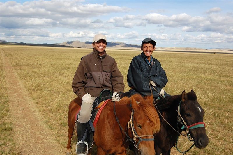 Portrait d'hommes à cheval - Mongolie