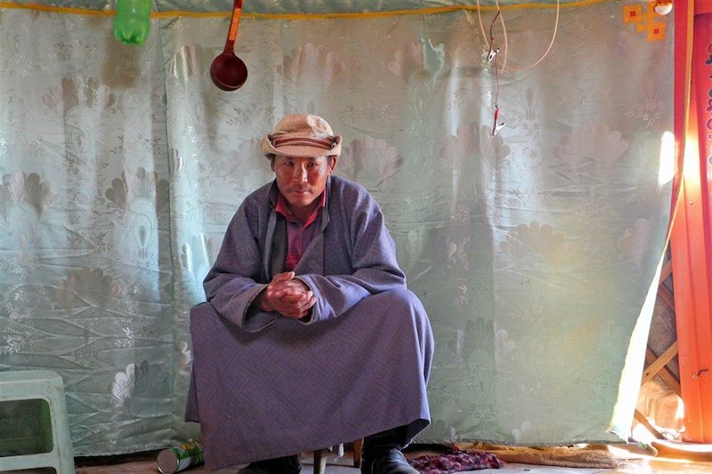 Steppes en trek et yourtes mongoles