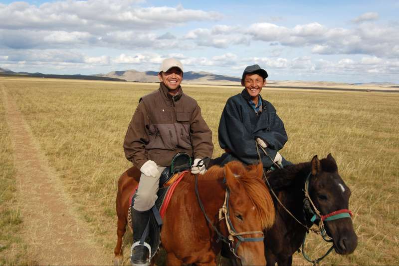 Steppes en trek et yourtes mongoles