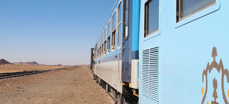 À bord du train du désert : découverte de la mine de Zouérate, marche vers Ben Amira, plongée dans l'histoire de Chinguetti