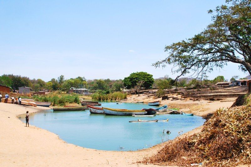 Lac et montagnes du Malawi 