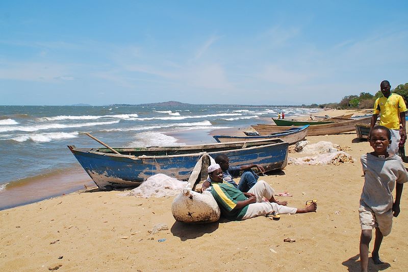 Lac et montagnes du Malawi 