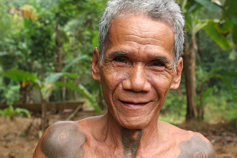 Membre de la communauté Iban - Parc national de Batang Ai - Bornéo - Malaisie