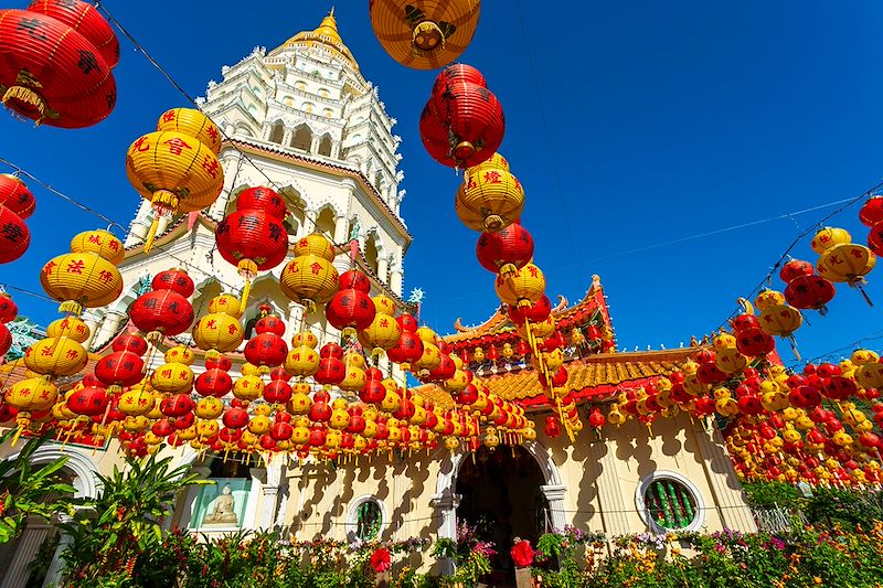 Voyage guidé en Malaisie dans les villages, la jungle et les plantations de thé et en liberté sur Penang et les iles Perhentian