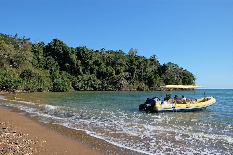 Bateau dans la baie de Soulou - Mayotte