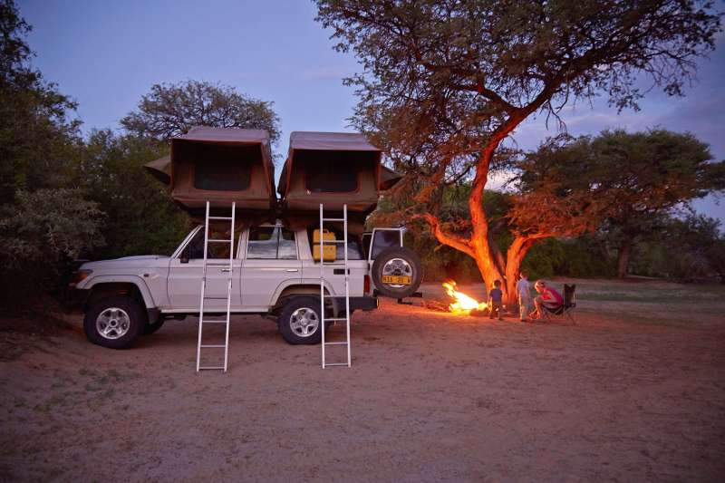 Autotour en 4x4 avec tente sur le toit La Namibie sous les étoiles Nomade Aventure