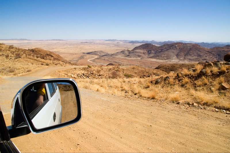 En piste du Namib aux chutes Victoria
