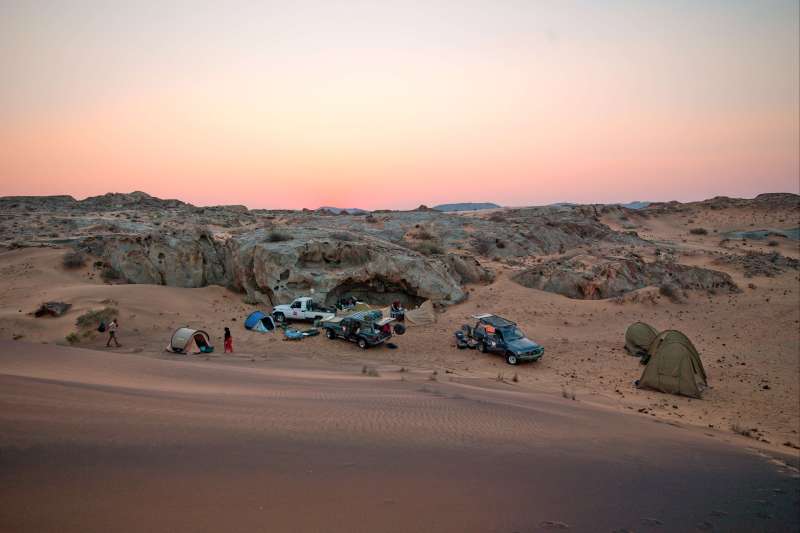 Expédition dans le désert du Namib des chutes d'Epupa jusqu'aux reliefs de l'Angola, accompagné par Philippe Frey membre de la SEF