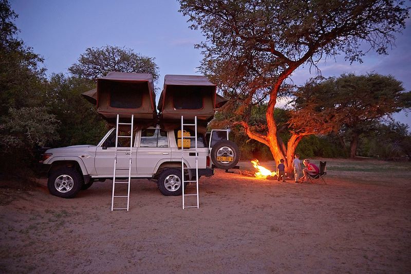 4x4 avec tente sur le toit - Kaokoland - Namibie 
