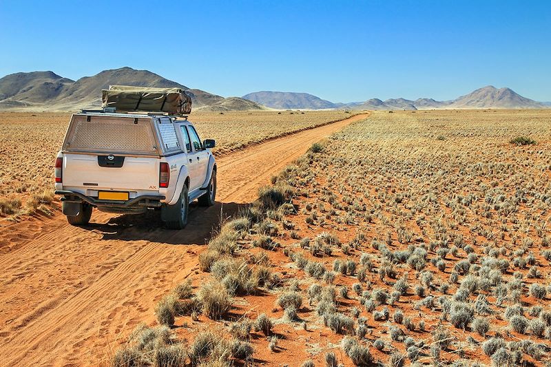 Autotour en 4x4 avec tente sur le toit, grande traversée de la Namibie et sites grandioses du parc d’Etosha au Fish River Canyon