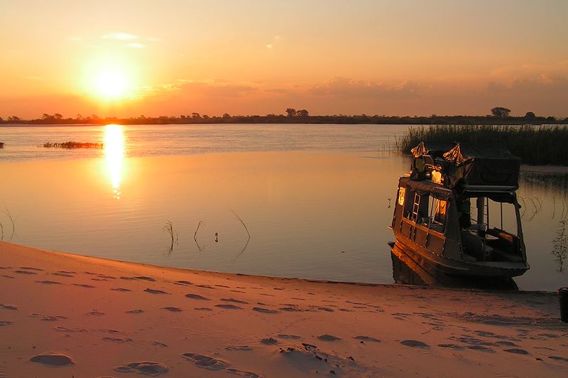 Safari Boat - Caprivi Houseboat - Katima Mulilo - Namibie