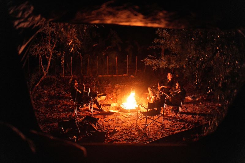 Soirée autour du feu - Namibie