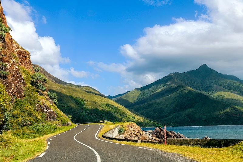 Route à Poindimié - Province Nord - Nouvelle-Calédonie