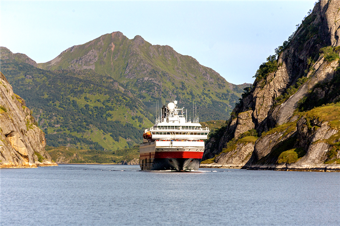 Navire Express côtier (Hurtigruten) - Îles Lofoten - Norvège