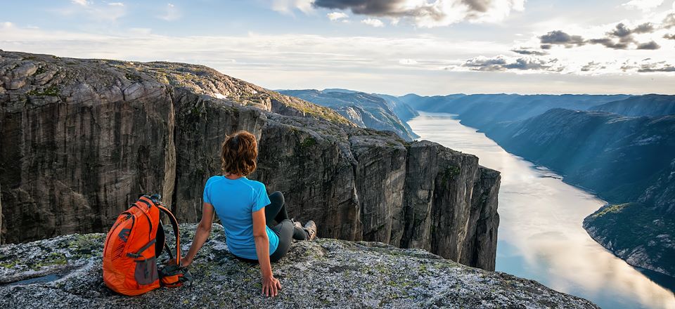 De Stavanger à Bergen, trek en Norvège à la découverte des 3 randonnées mythiques du sud du pays. Emotions garanties.