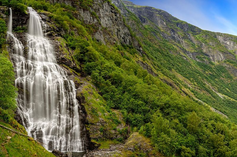 Brekkefossen du point de vue de Raokjen - Vestland - Norvège