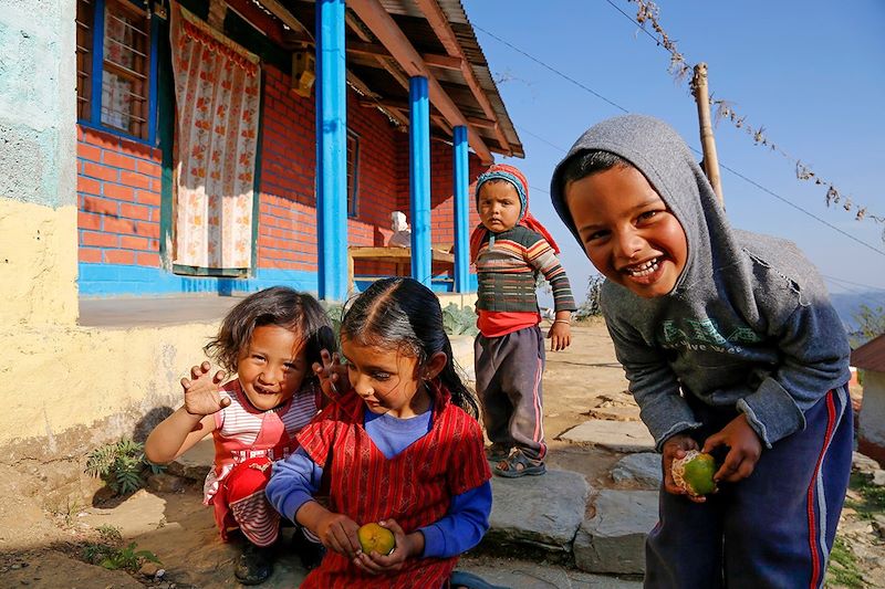 Enfants dans les environs de Pokhara - Zone de Gandaki - Népal