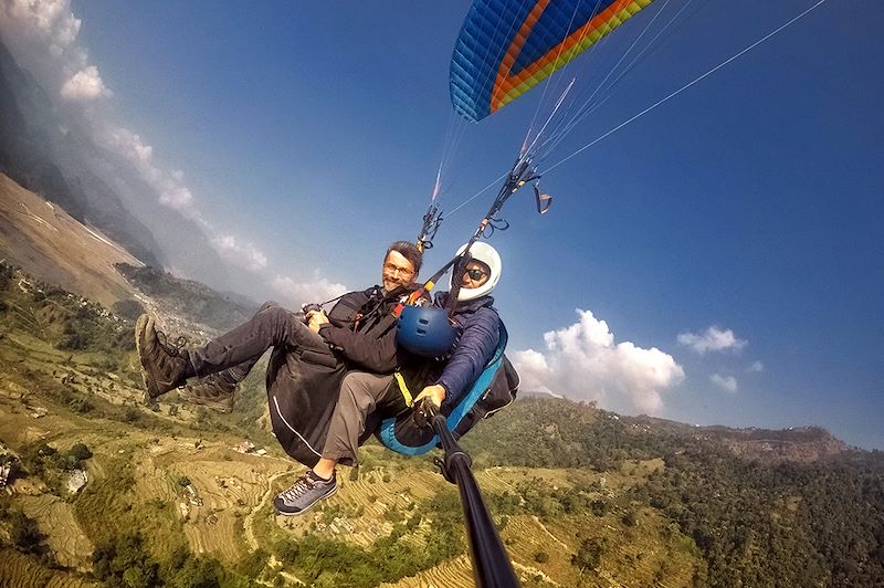 Parapente au-dessus de Pokhara - Népal