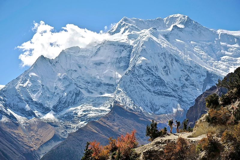 Trek en Annapurna et lac Tilicho : villages, sommets mythiques et sentiers d'altitude. Nuitées en lodge avec guide népalais