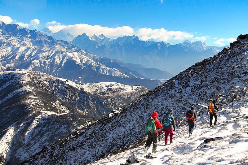 Trek au Solukhumbu avec vues sur l’Everest, nuits immersives chez un local et au monastère Tubten Choling, ainsi qu’en lodges