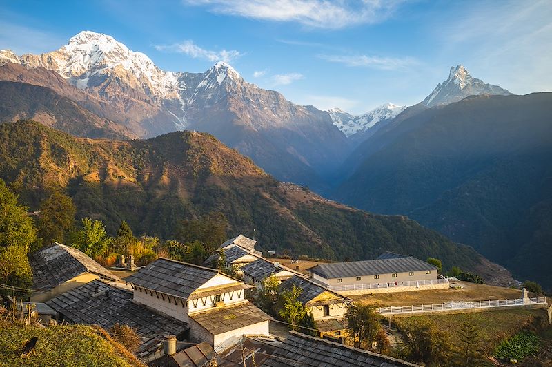 Trek Sanctuaire des Annapurnas : randonnée au cœur des sommets mythiques avec nuits en camps de base et lodges