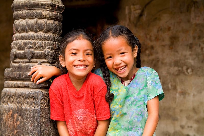 Voyage famille Népal : rando, découvertes culturelles à Katmandou, Bhaktapur, Patan, Chitwan, immersion dans la nature himalayenne