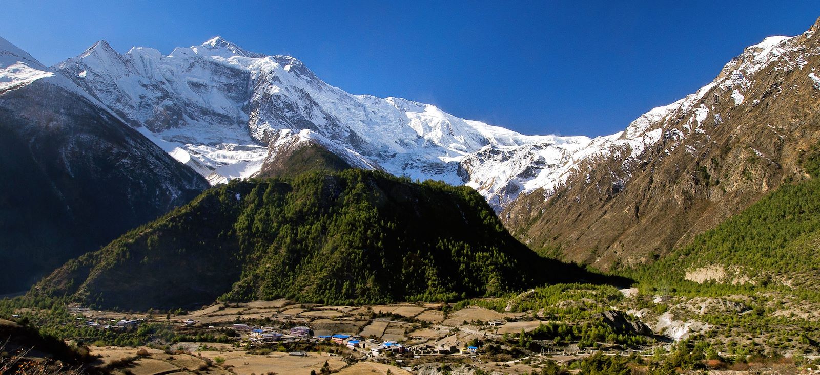 Image Mythique Annapurna et lac Tilicho