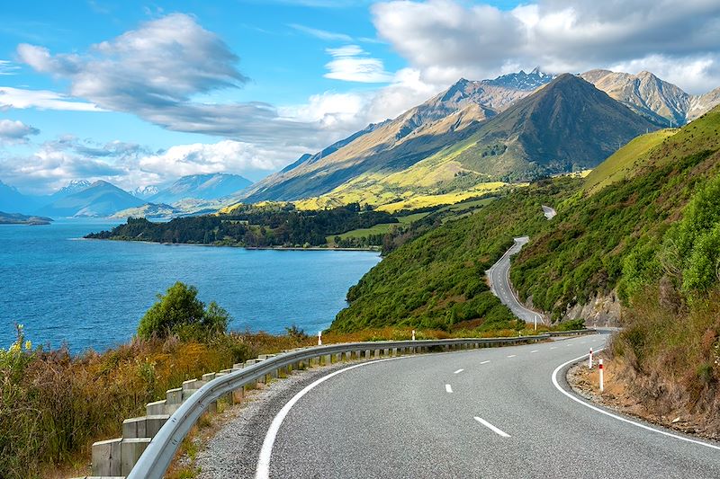Route près du lac Wakatipu, entre Queenstown to Glenorchy - Nouvelle-Zélande