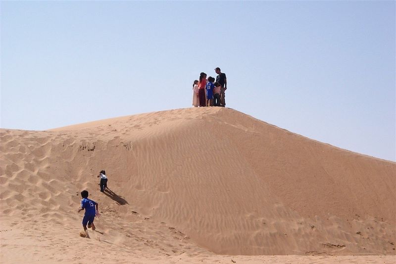 Comme un boutre en train dans les fjords d'Arabie!