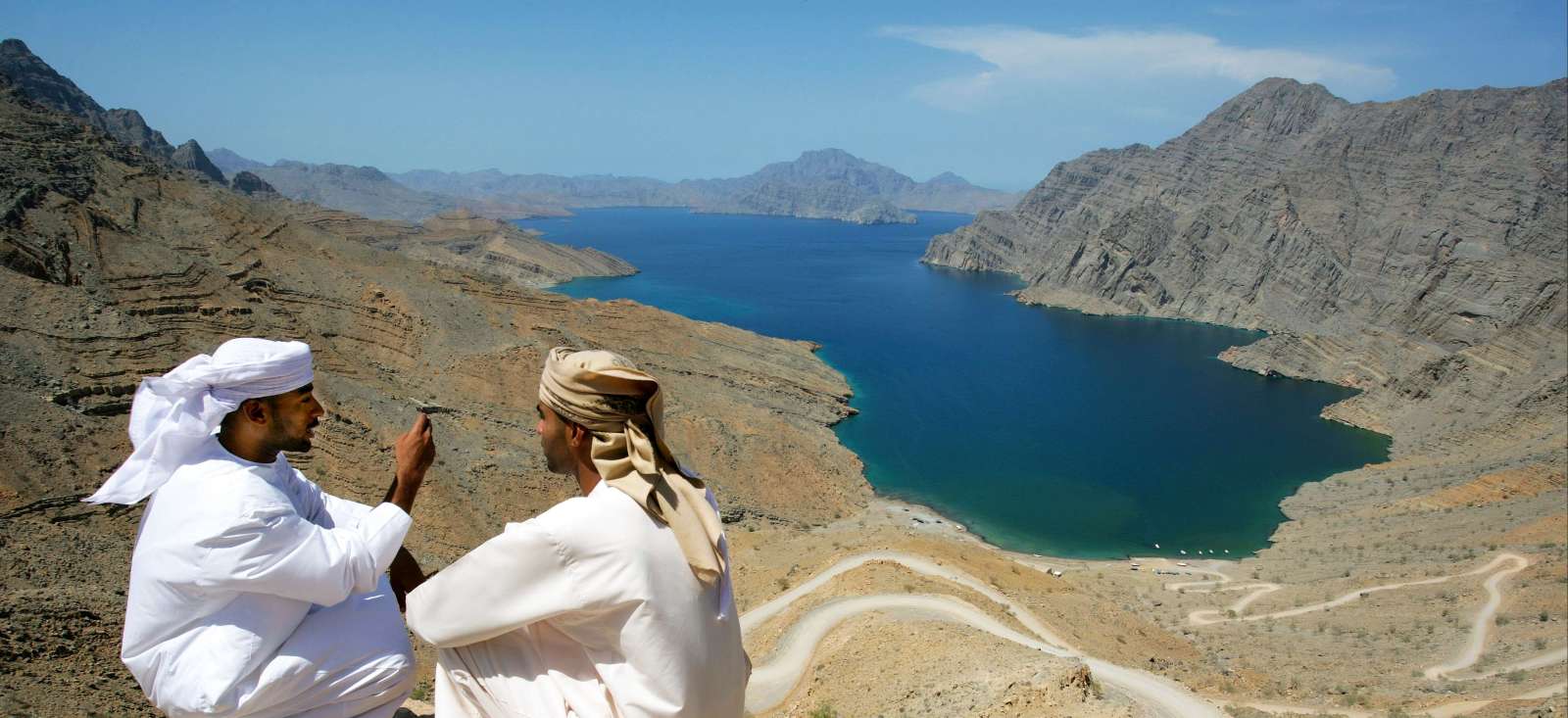 Voyage en véhicule : Des Fjords d\'Oman aux gratte-ciels de Dubaï