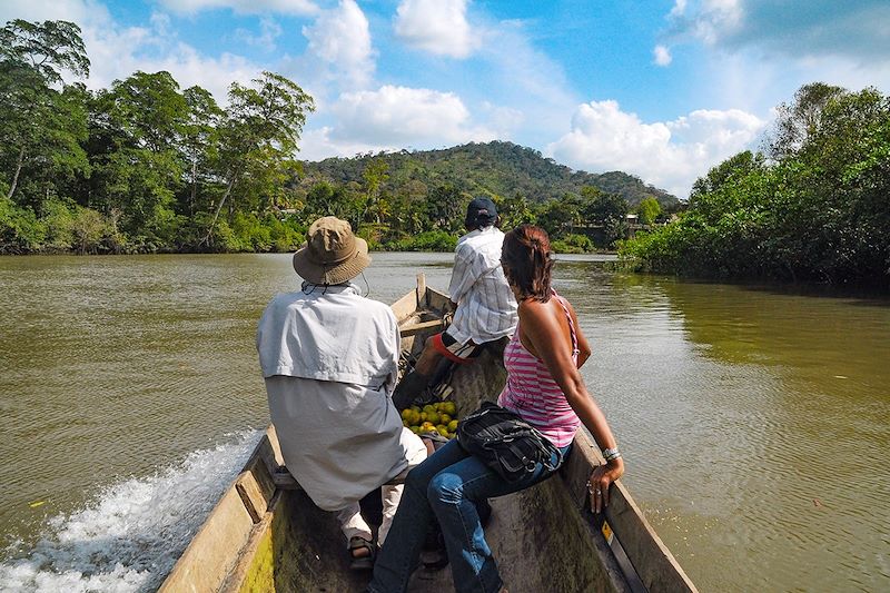 En pirogue dans la province du Darién - Panama