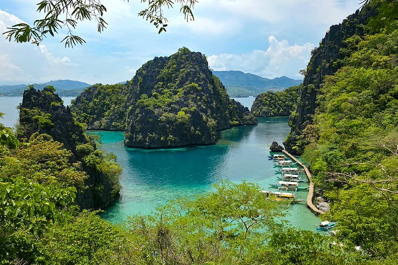 Aventures à Palawan entre Port Barton, El Nido et Coron, croisière insulaire, plages sauvages et fonds marins