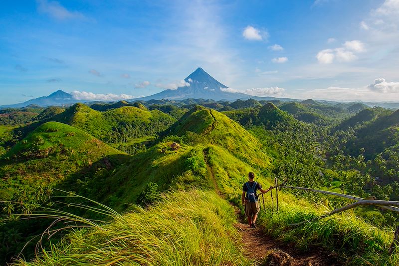 Chocolate Hills et volcan Mayon - Île de Bohol - Philippines