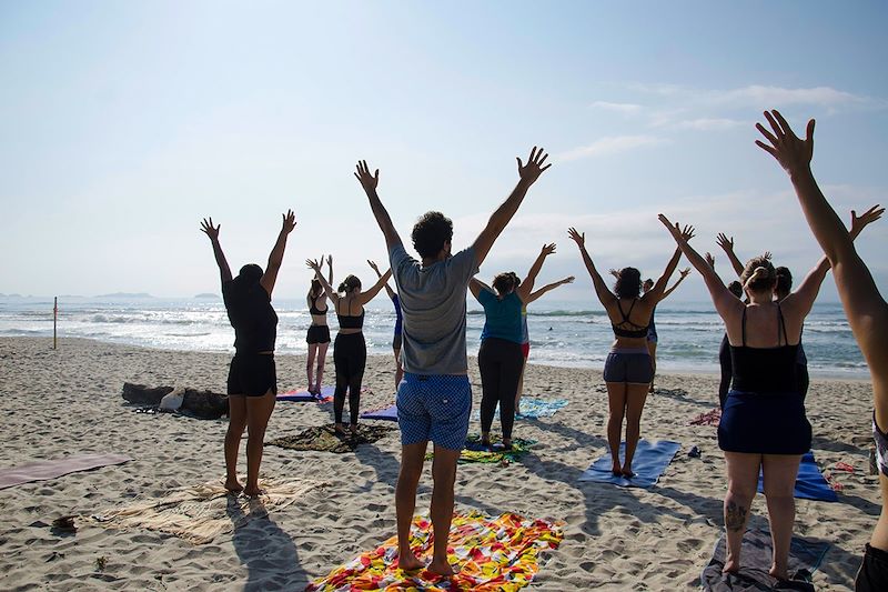 Séjour yoga, détente et bien-être avec balade en vélo et en bateau près de l'océan au Portugal.