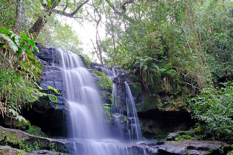 Cascade au Parc National d'Ybycui - Paraguay