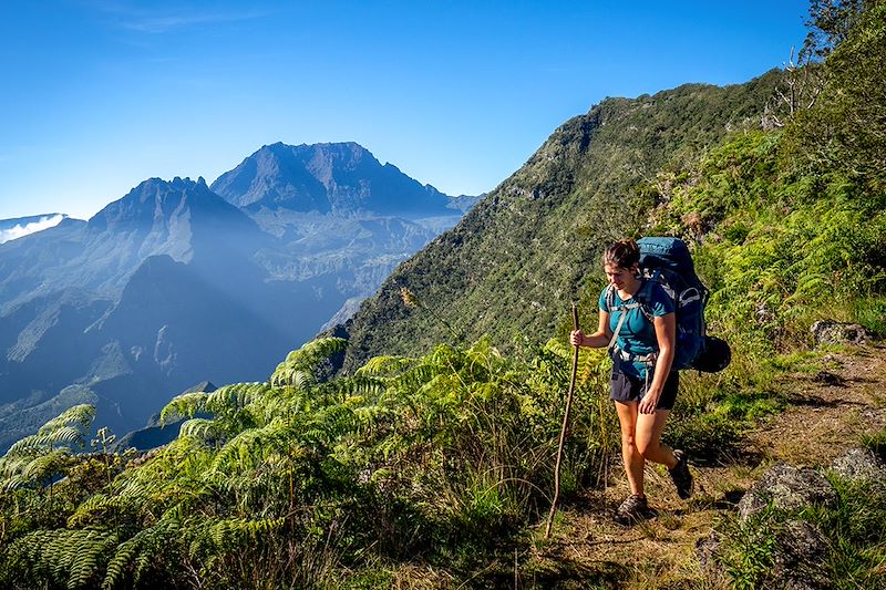 Trek complet dans les 3 cirques avec un focus sur Mafate, forêt de Bélouve, ascension des Pitons des Neiges et de la Fournaise…