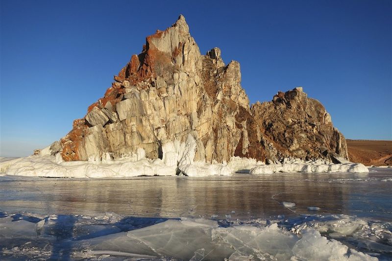 Traversée à pied du lac Baïkal gelé