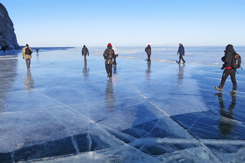 Traversée à pied du lac Baïkal gelé