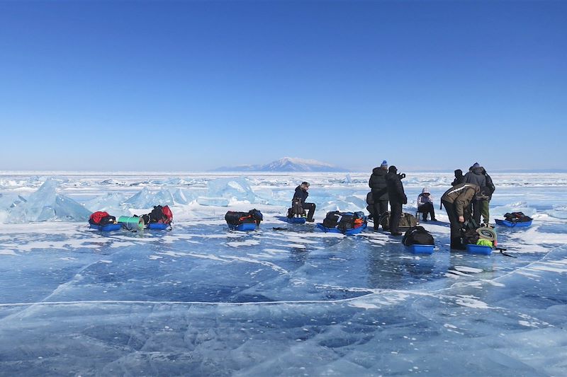 Traversée à pied du lac Baïkal gelé